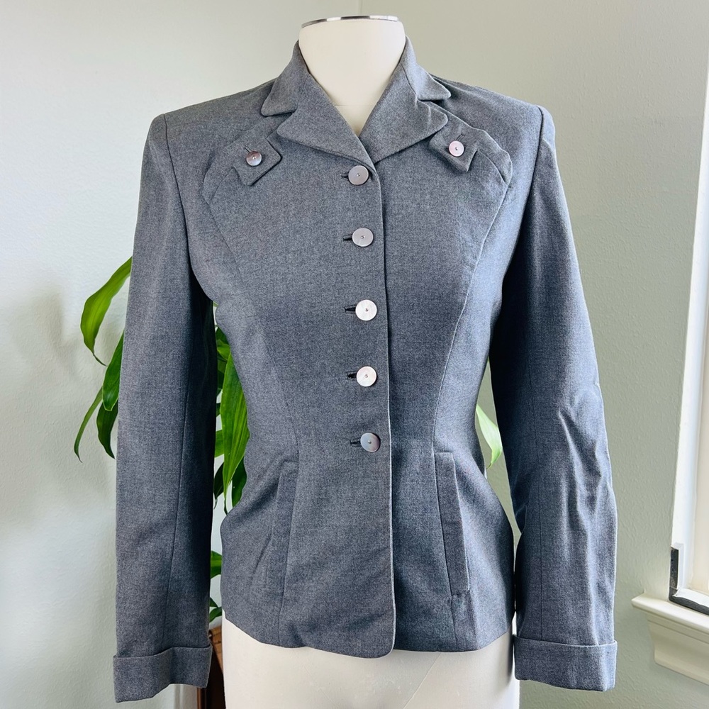 IMPECABLE TAILORED VINTAGE WOOL BLAZER GREY